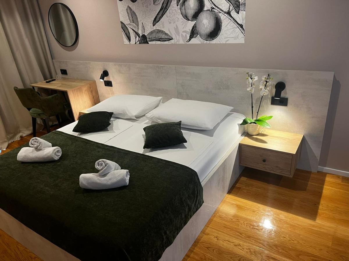 Memori Bed&Breakfast Rab Town Buitenkant foto