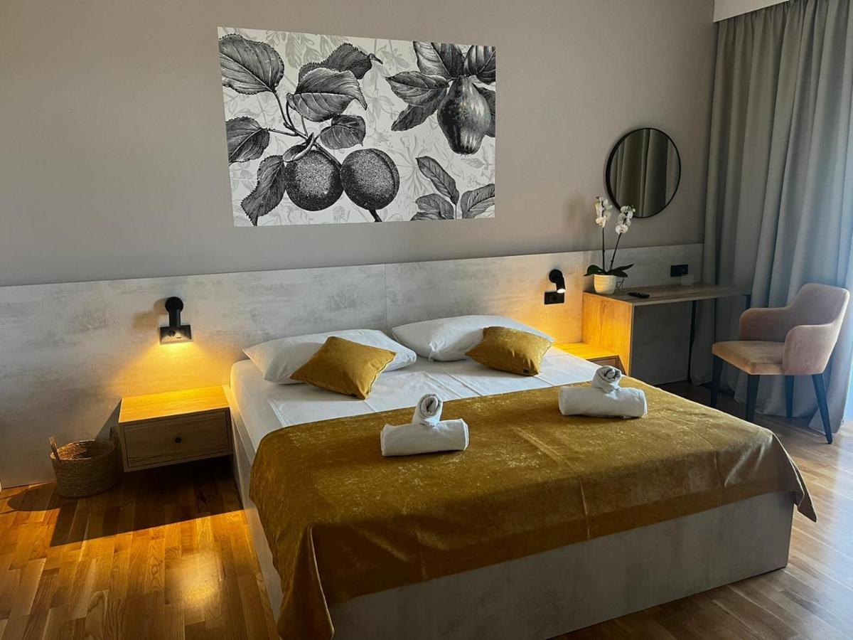Memori Bed&Breakfast Rab Town Buitenkant foto