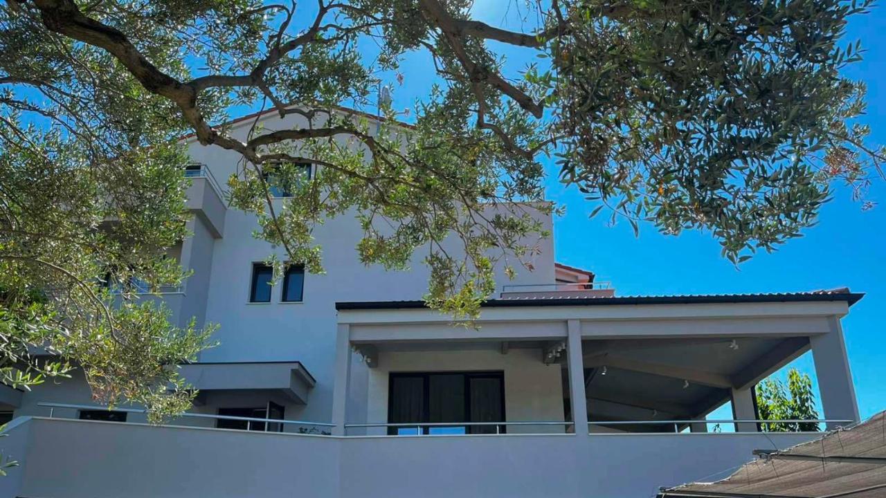 Memori Bed&Breakfast Rab Town Buitenkant foto
