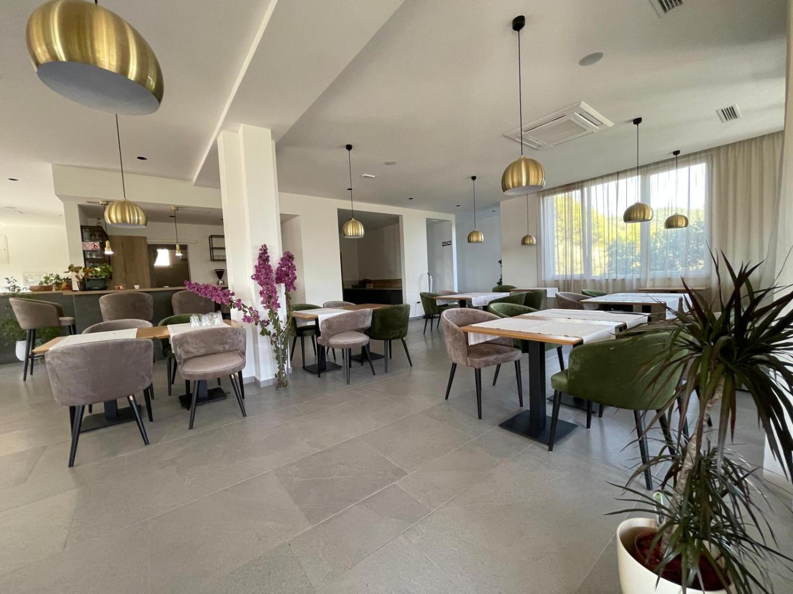 Memori Bed&Breakfast Rab Town Buitenkant foto