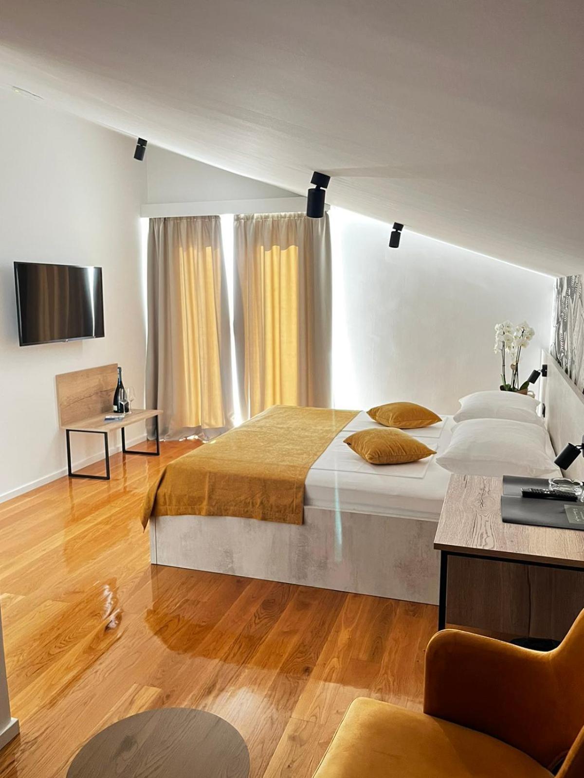 Memori Bed&Breakfast Rab Town Buitenkant foto