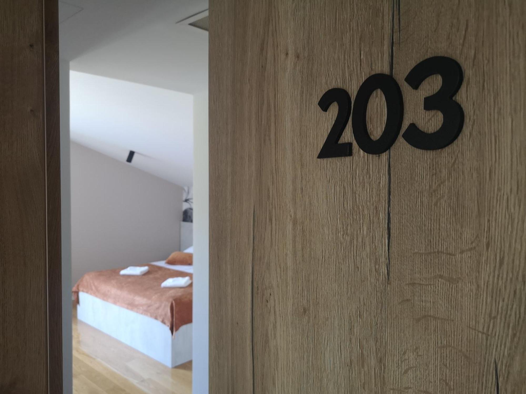 Memori Bed&Breakfast Rab Town Buitenkant foto