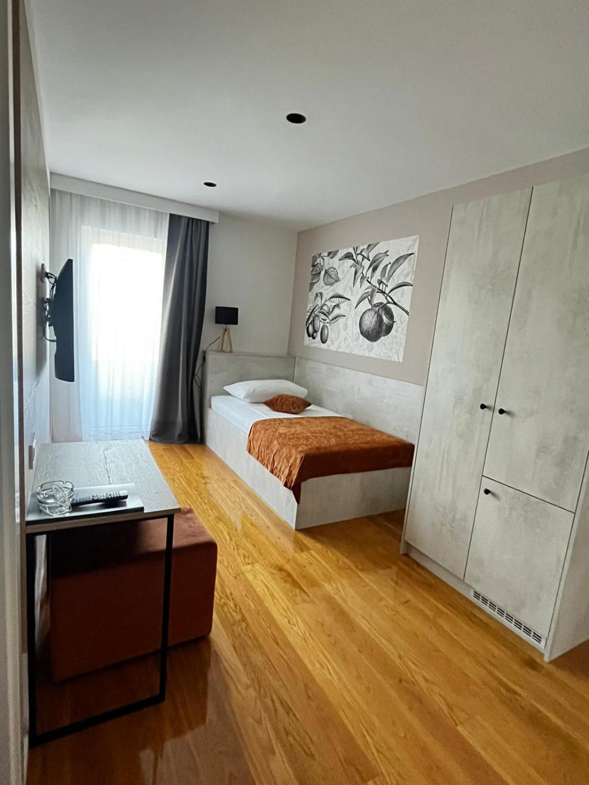 Memori Bed&Breakfast Rab Town Buitenkant foto