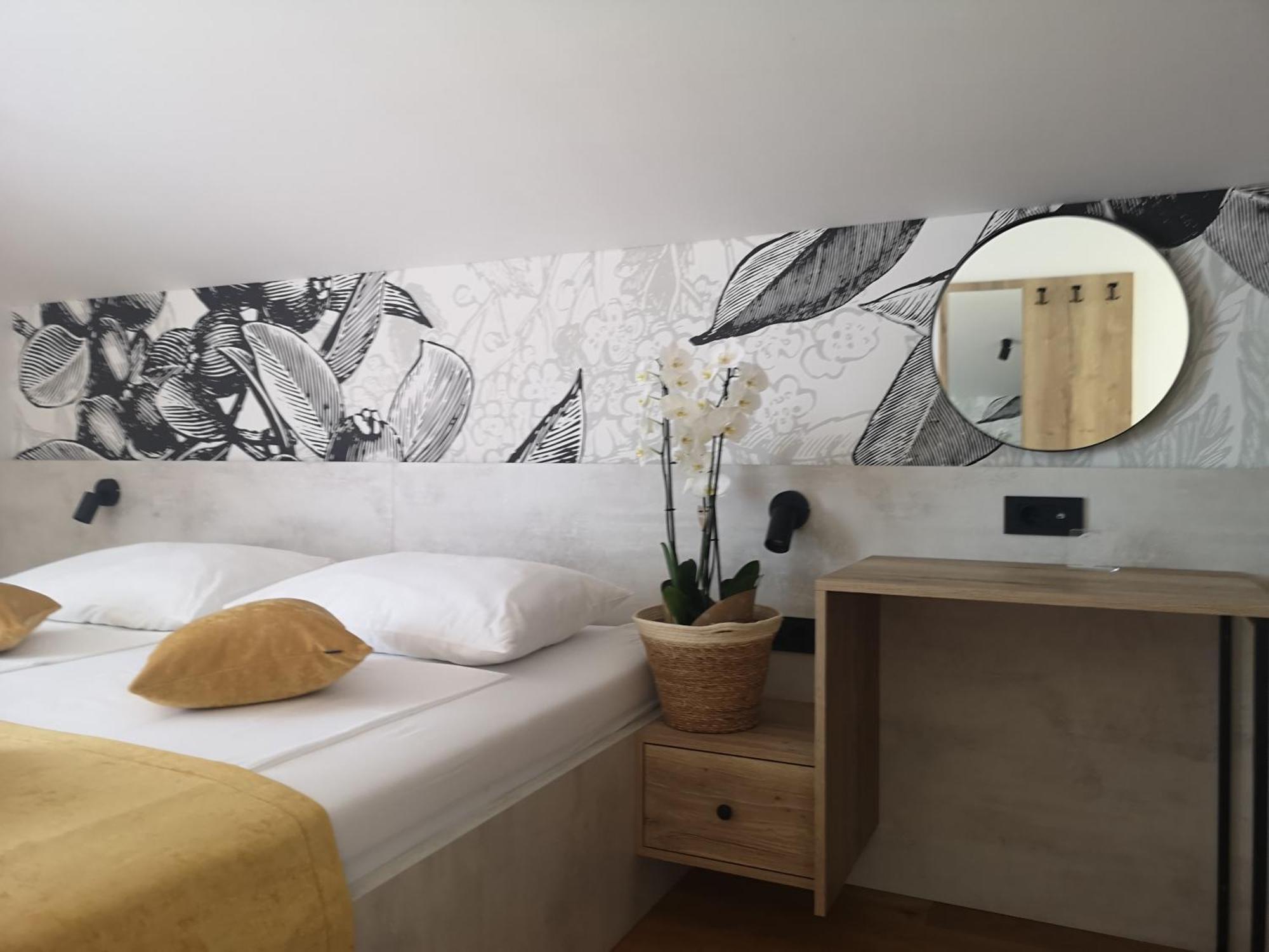 Memori Bed&Breakfast Rab Town Buitenkant foto